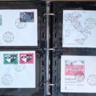 OCCASIONE! Lotto composto da n. 108 Buste Primo Giorno completo di cartella SVAR con custodia mis. 18 x 24 cm. e n. 27 fogli a 4 spazi sconto 80%