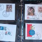 OCCASIONE! Lotto composto da n. 108 Buste Primo Giorno completo di cartella SVAR con custodia mis. 18 x 24 cm. e n. 27 fogli a 4 spazi sconto 80%