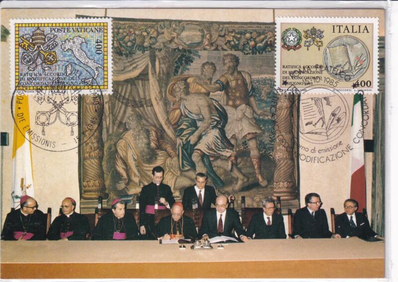 Cartolina Vaticano 16/85 Ratifica Accordo a modificazione del Concordato Cerimonia della firma 15 ottobre 1985 Affrancatura Francobollo Vaticano Ratifica dell'accordo di modificazione del Concordato con Annullo filatelico speciale Primo giorno di emissione di Poste Vaticane e Affrancatura francobollo Italia Ratifica dell'accordo di modificazione del concordato con Annullo filatelico speciale Primo giorno di emissione di Poste Italiane